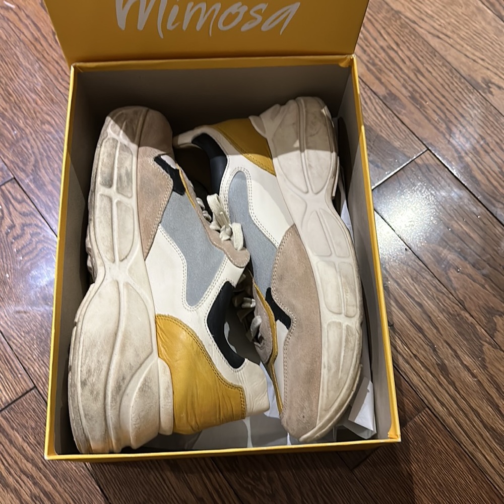 Mimosa sneakers